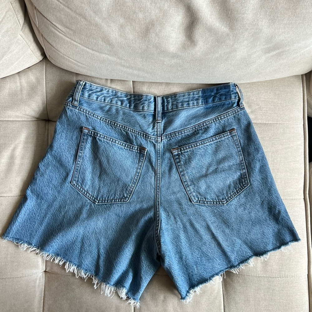 Abercrombie & Fitch High Rise Loose Short Denim Jeans - Curve Love - Picture 3 of 7